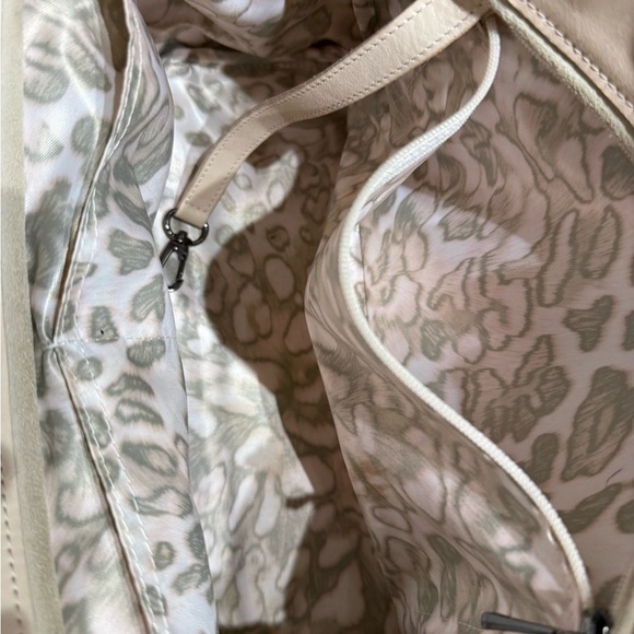 Longchamp Phyton Cream Textured Leather Satchel with Metal Accents - Picture 9 of 14